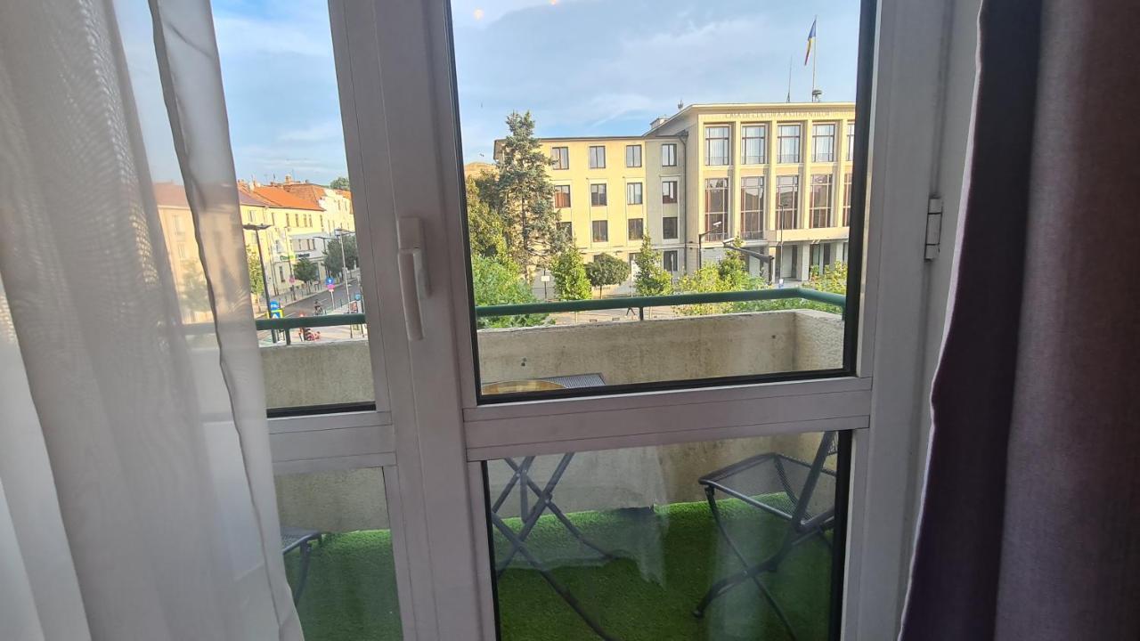 Main Square 5 Star Luxury Apartment With View Cluj Napoca Bagian luar foto