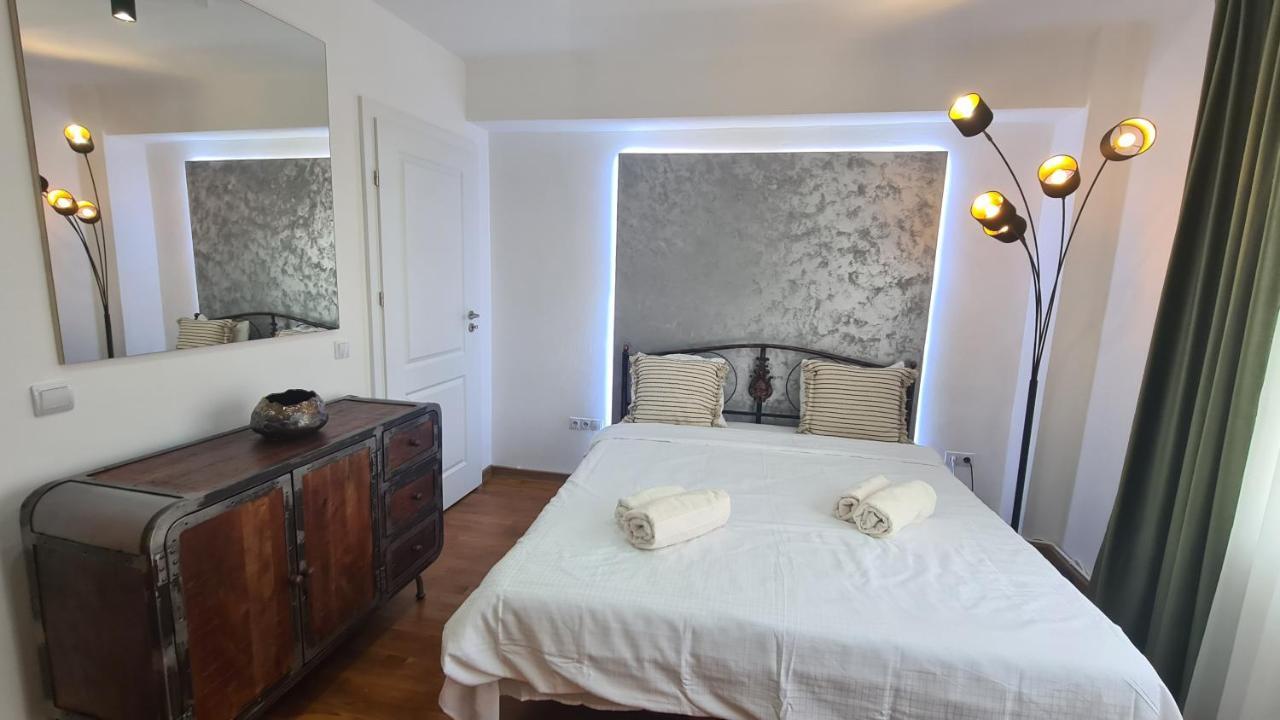 Main Square 5 Star Luxury Apartment With View Cluj Napoca Bagian luar foto