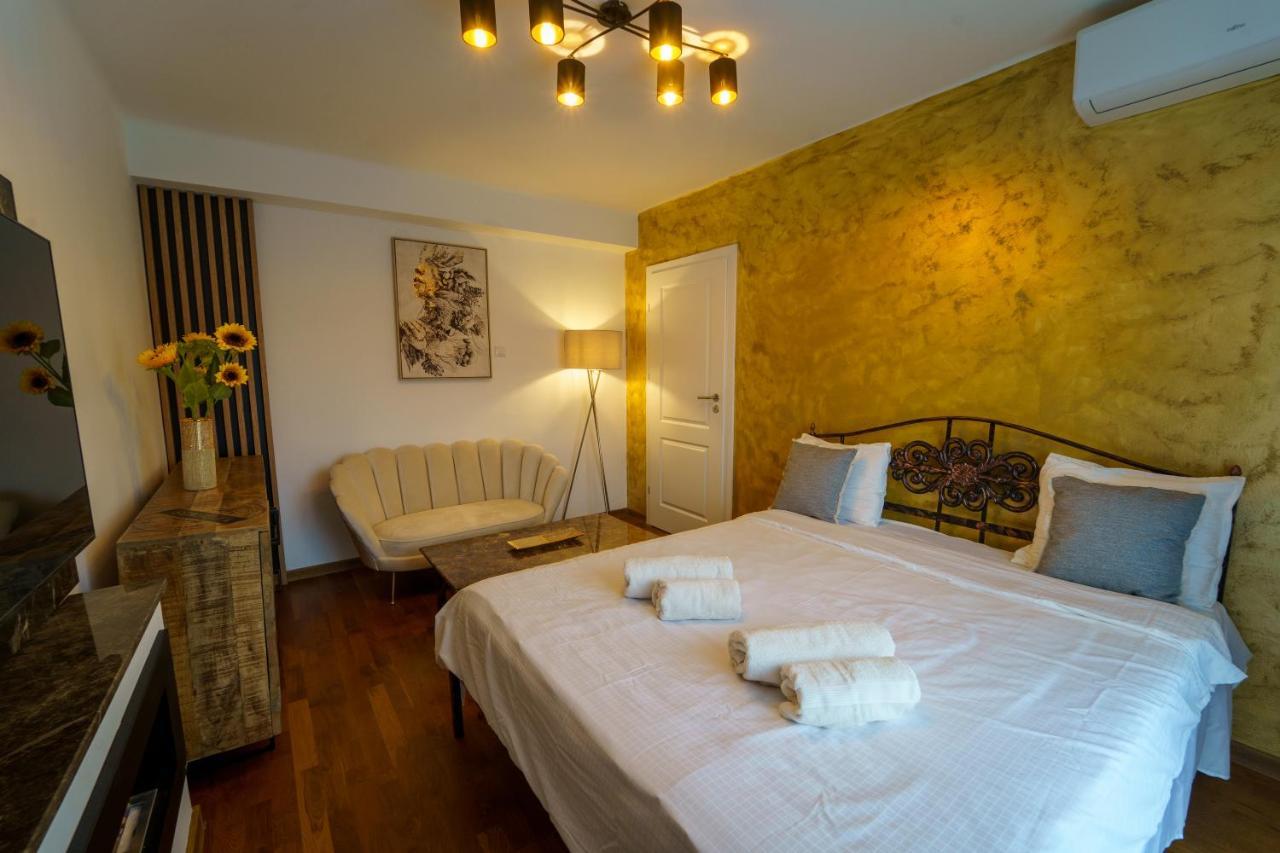 Main Square 5 Star Luxury Apartment With View Cluj Napoca Bagian luar foto