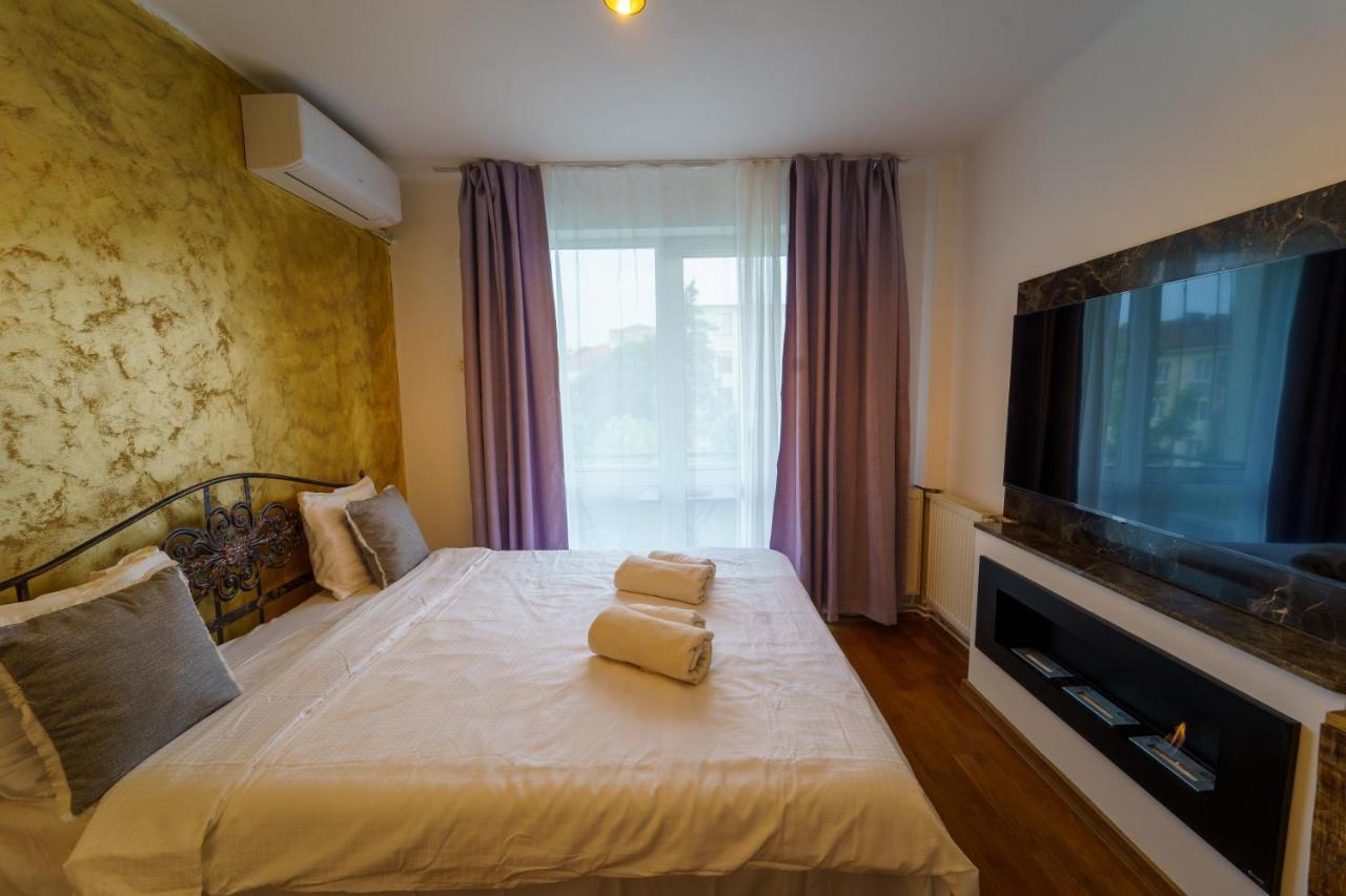 Main Square 5 Star Luxury Apartment With View Cluj Napoca Bagian luar foto