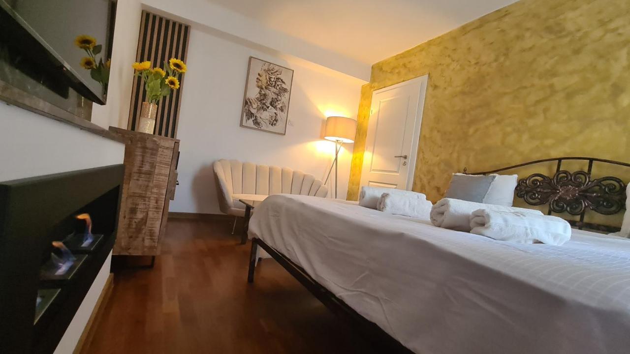 Main Square 5 Star Luxury Apartment With View Cluj Napoca Bagian luar foto