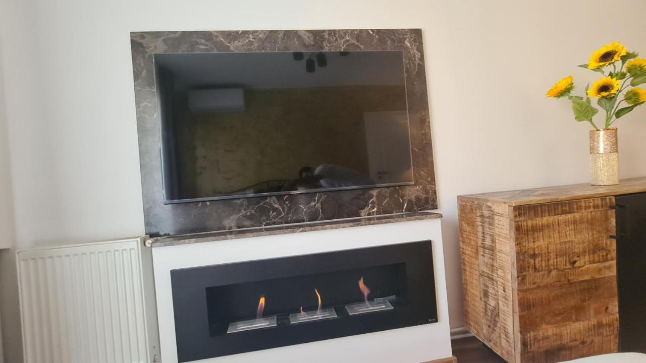 Main Square 5 Star Luxury Apartment With View Cluj Napoca Bagian luar foto