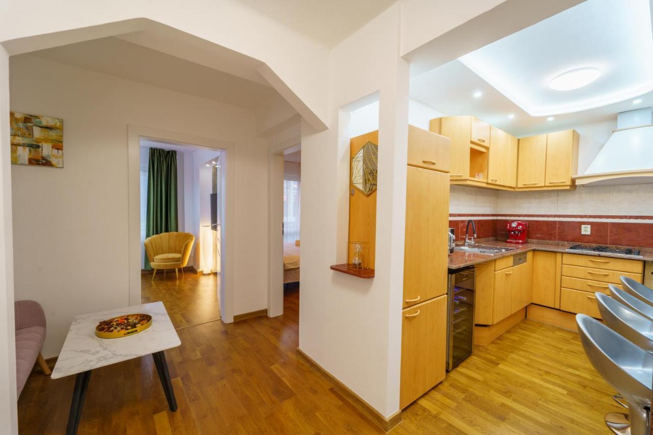 Main Square 5 Star Luxury Apartment With View Cluj Napoca Bagian luar foto