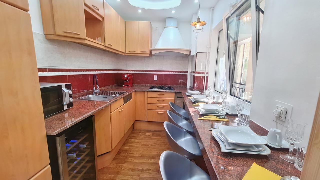 Main Square 5 Star Luxury Apartment With View Cluj Napoca Bagian luar foto